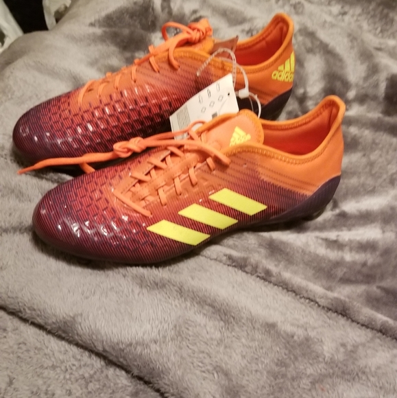 ADIDAS PREDATOR - Picture 4 of 5